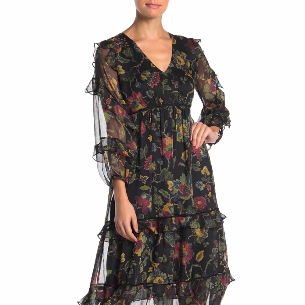 NWOT 🍂 Taylor Long-Sleeved Tiered Floral Dress